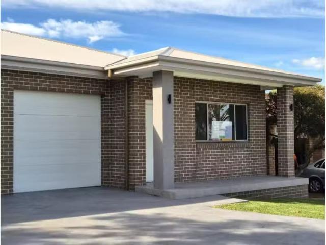 Charming 4 BR 22 Mowatt Street, Narellan House for rent Liste.