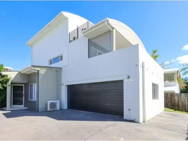 Charming 4 BR 2/39 Collingwood Street, COFFS HARBOUR Townhouse.