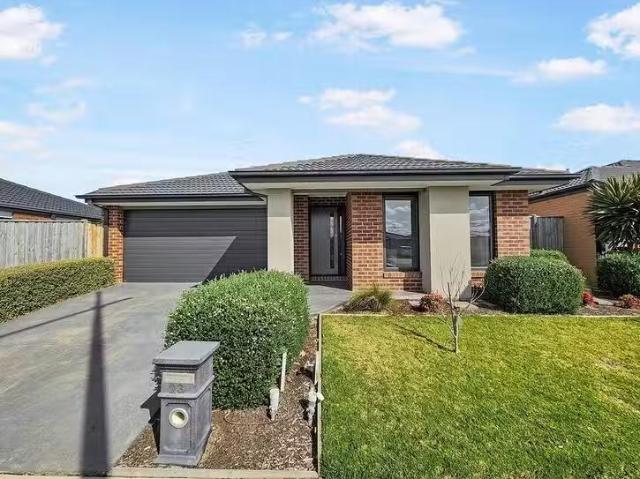 Nice 4 BR 23 Precinct Road, Charlemont, VIC 3217