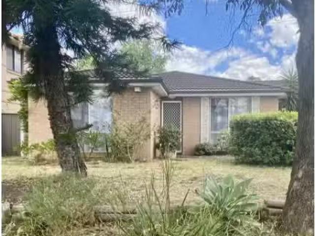 Rental! 4 BR 24 Odelia Crescent, Plumpton House for rent List.