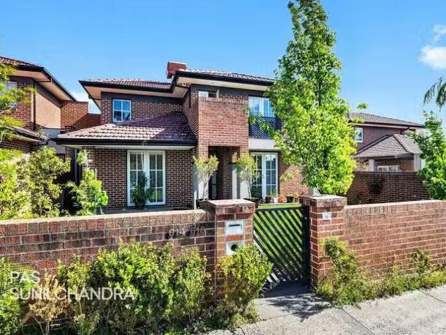 Just in! 4 BR 2/614 616 High Street Road, Glen Waverley, VIC 3.