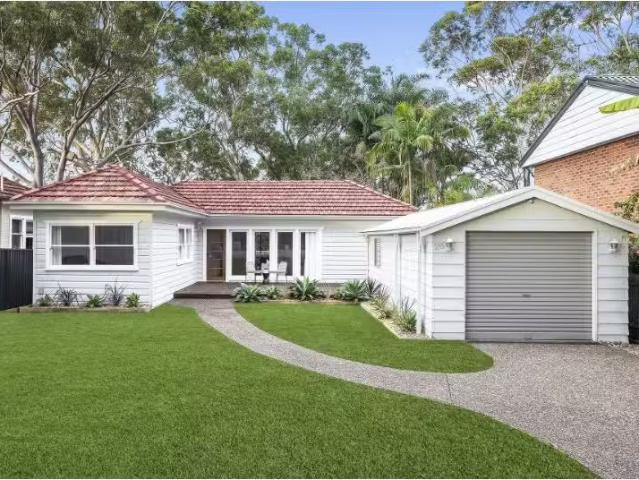 Cozy 4 BR 26 Caravan Head Road, Oyster Bay House for rent Lis.