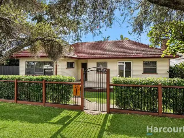 Nice 4 BR 26 Pembroke Street, Stockton, NSW 2295 House for R.