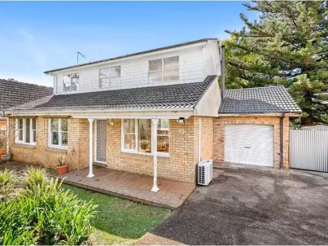 Unique 4 BR 28 Andromeda Crescent, Engadine House for rent Li.