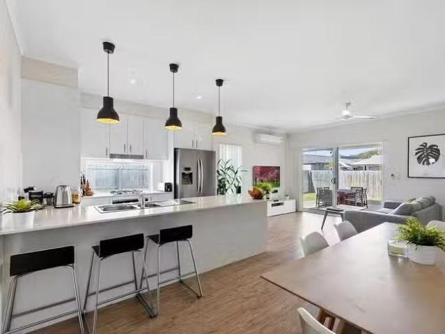 Rental! 4 BR 28 Apple Circuit, Griffin, QLD 4503