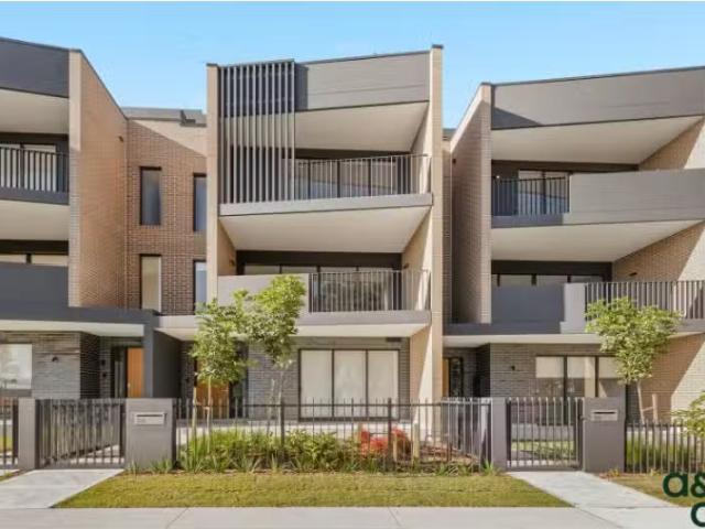 New 4 BR 28 Bezentin Ridge Road, EDMONDSON PARK House for rent.