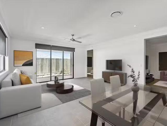 Charming 4 BR 29 Peach Avenue, Greenbank, QLD 4124