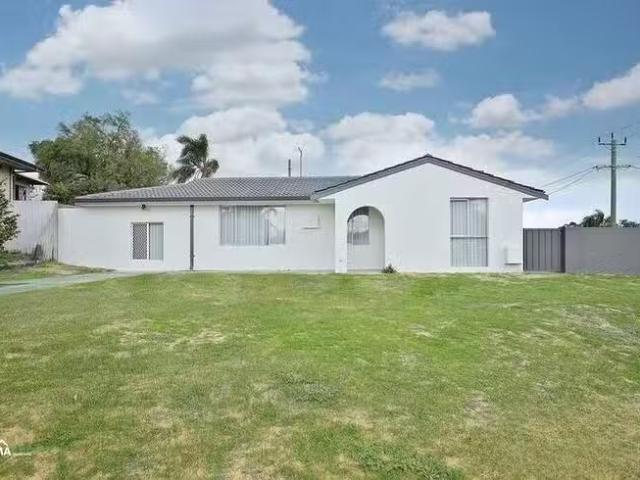 Nice 4 BR 2 Madden Way, Parmelia, WA 6167