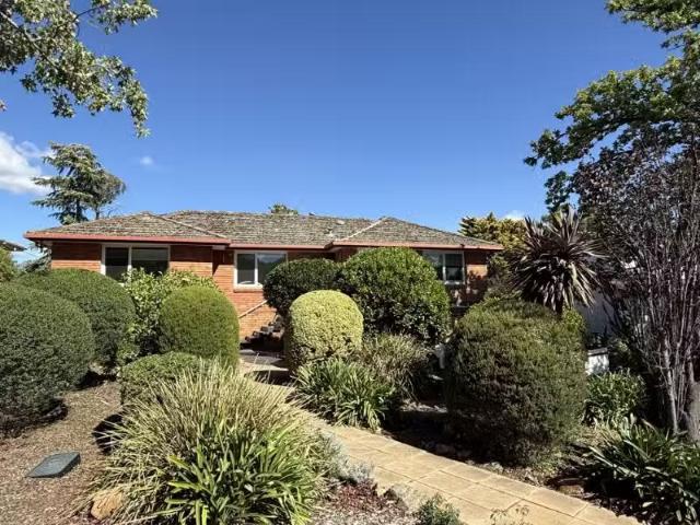 Rental! 4 BR 31 Rosenthal Street, Campbell House for rent Lis.