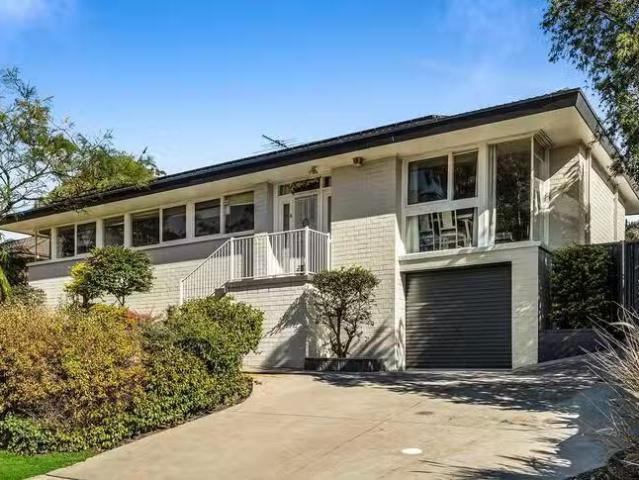 Deal! 4 BR 326 The Parkway, Bradbury, NSW 2560