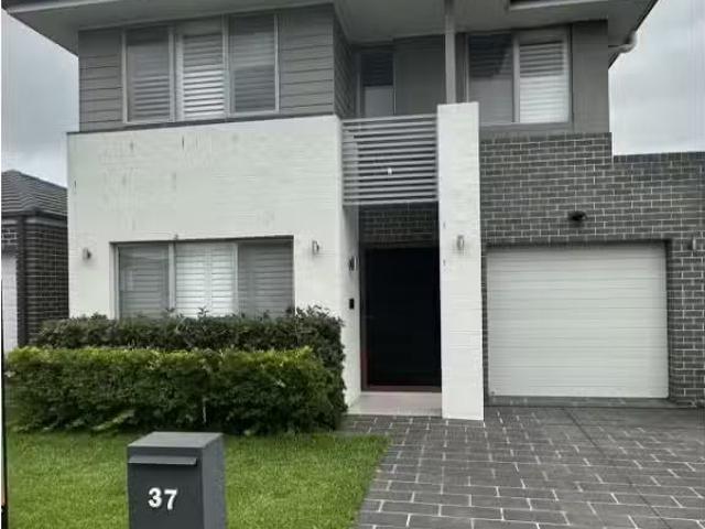 Charming 4 BR 37 Alex Avenue, Schofields House for rent Liste.
