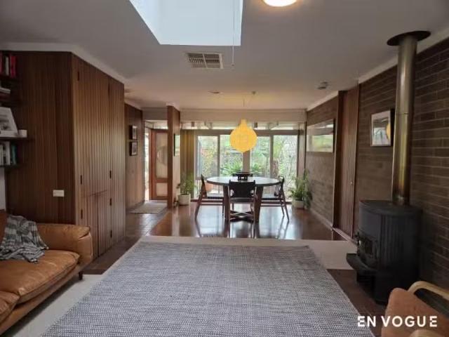Rental! 4 BR 37 Morehead Street, Curtin House for rent Listed.