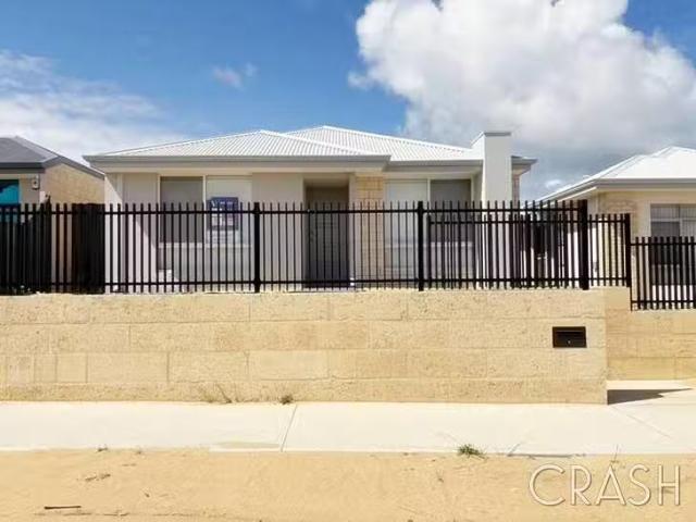Deal! 4 BR 38 Bonfire Chase, Eglinton, WA 6034