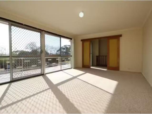 Deal! 4 BR 38 Hensman Street, LATHAM House for rent Listed by.