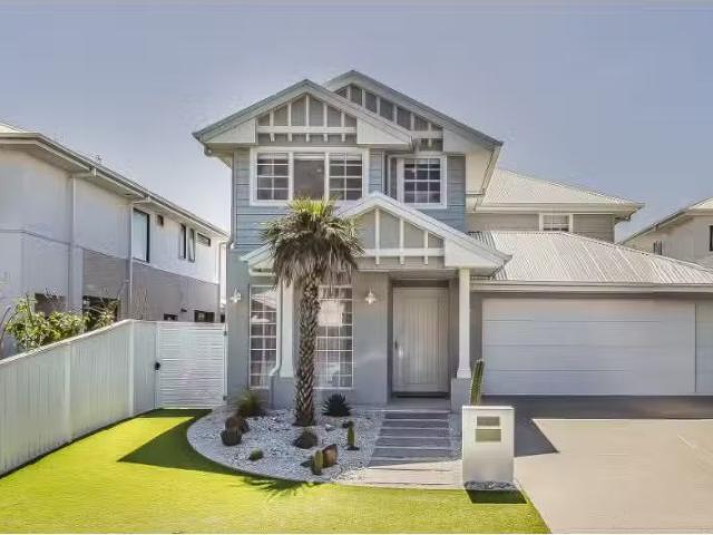Nice 4 BR 7 Blue Horizon Drive, Casuarina House for rent List.