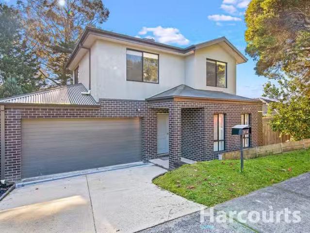 For Rent! 4 BR 7 Dyffryn Crt, KILSYTH, VIC 3137 Townhouse fo.
