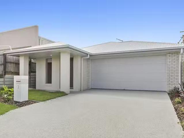 Just in! 4 BR 7 Redberry Crescent, Morayfield, QLD 4506
