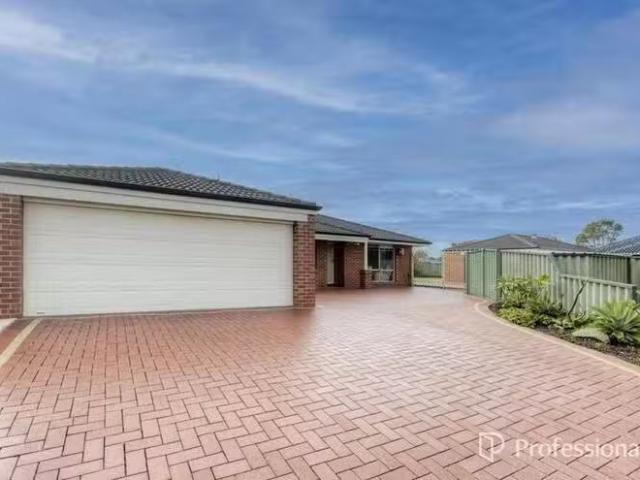 Nice 4 BR 7 Ryde Lane, High Wycombe, WA 6057