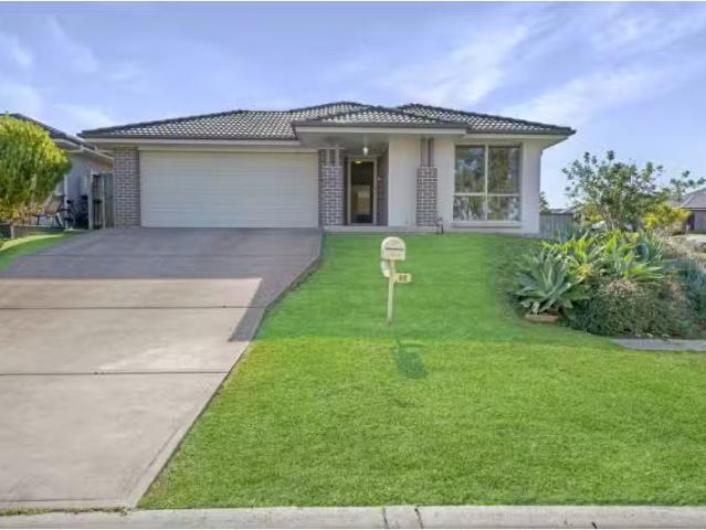 For Rent! 4 BR 42 Lapwing Street, Aberglasslyn House for rent.