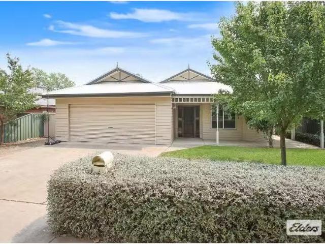Cozy 4 BR 43 Pell Street, Howlong House for rent Listed by Ch.