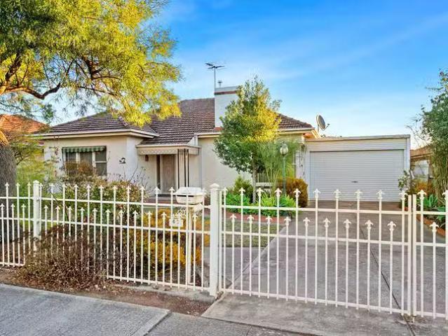 Cheap 4 BR 47 Ferry Avenue, Plympton Park, SA 5038