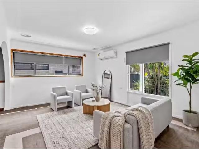 Cozy 4 BR 48 Leonard Street, COLYTON House for rent Listed by.