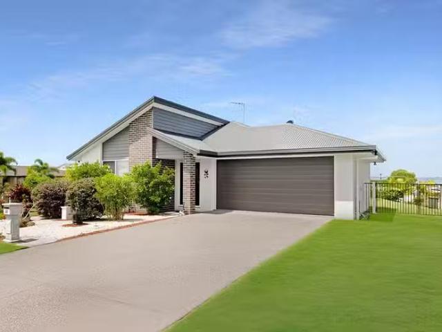 Cozy 4 BR 48 Windjammer Circuit, RIVER HEADS, QLD 4655 House.
