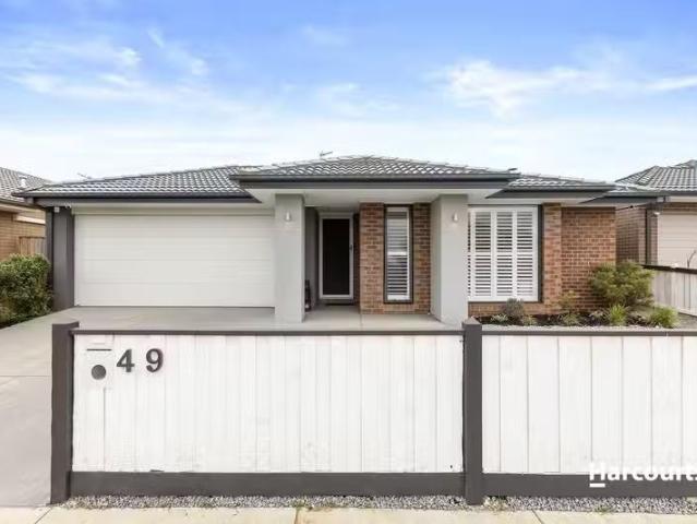 Cozy 4 BR 49 Devereux Way, Charlemont, VIC 3217 House for Rent