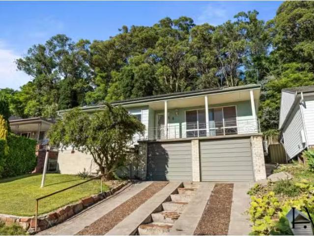 New 4 BR 4 Mirral Crescent, New Lambton House for rent Listed.