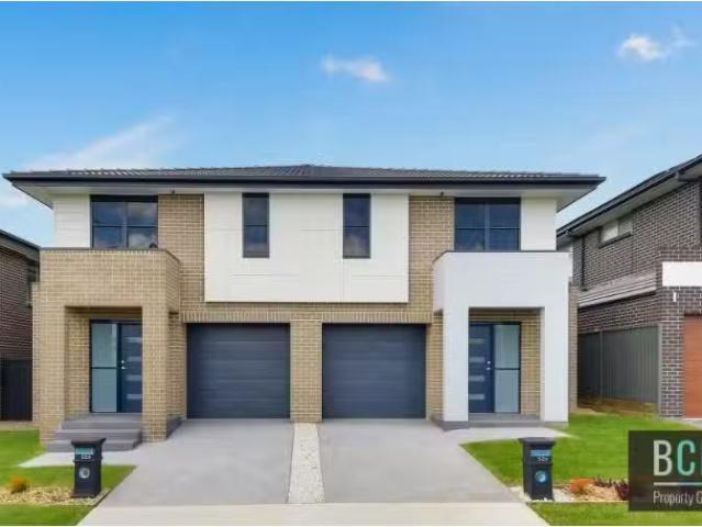 Deal! 4 BR 52b Brookfield Street, The Ponds Townhouse for rent.