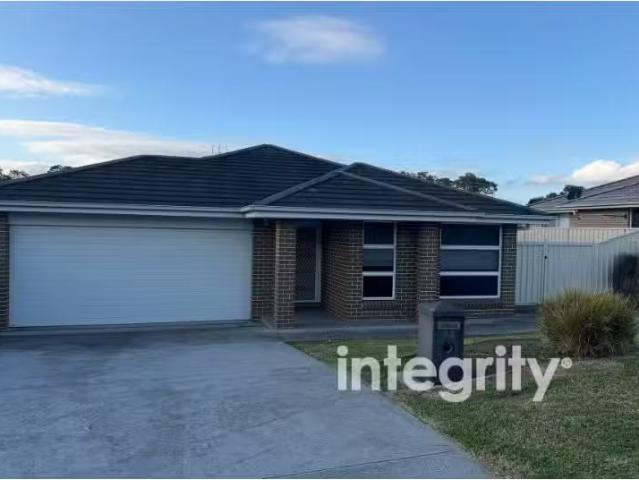 Cozy 4 BR 53 Peppermint Drive, Worrigee House for rent Listed.