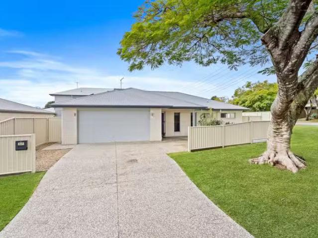 Charming 4 BR 547 Main Road, WELLINGTON POINT, QLD 4160 Hous.