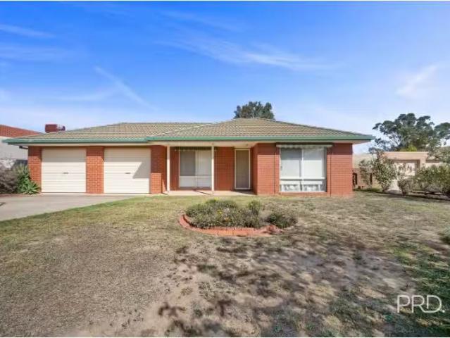 Nice 4 BR 54 Overdale Dr, Bourkelands House for rent Listed b.