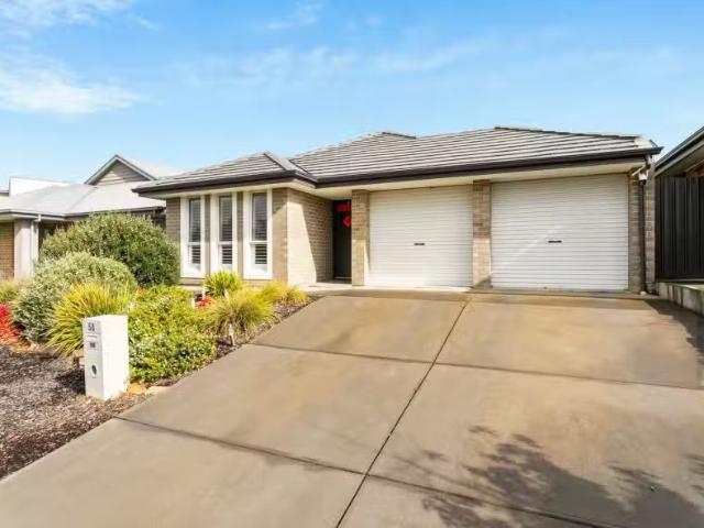 Nice 4 BR 58 Wycombe Drive, MOUNT BARKER, SA 5251 House for.