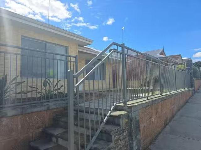 Nice 4 BR 5 Mundego Turn, Ellenbrook, WA 6069
