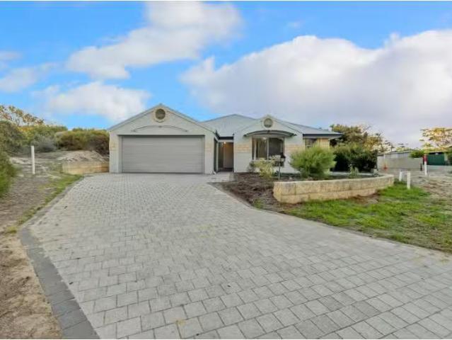 Deal! 4 BR 5 Pirra Court, TWO ROCKS House for rent Listed by.