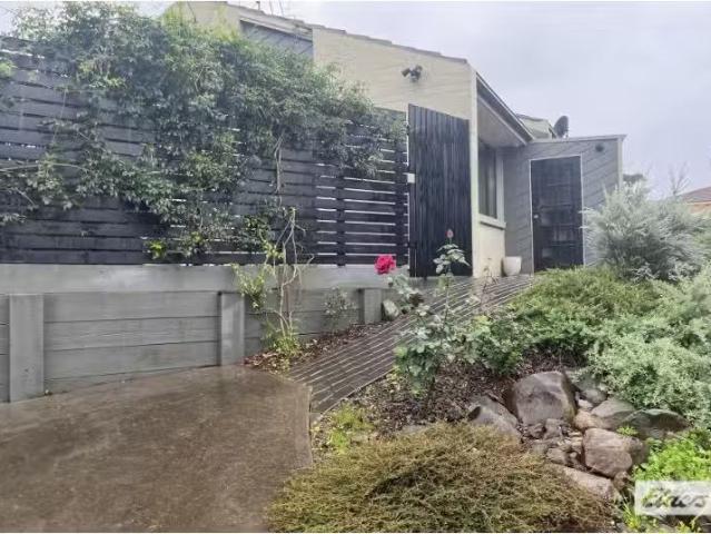 Cheap 4 BR 612 George Bass Drive, Malua Bay House for rent Li.