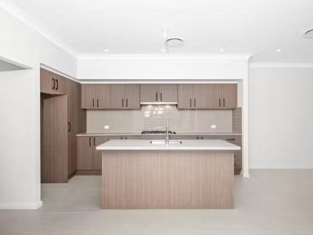Rental! 4 BR 68 Seena Drive, Edgeworth House for rent Listed.