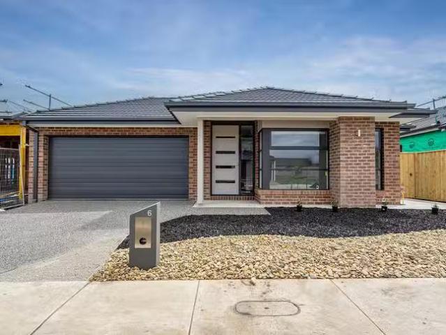Cheap 4 BR 6 Idyll Street, Beveridge, VIC 3753