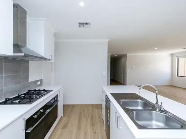 Rental! 4 BR 6 Relaxation Loop, Yanchep, WA 6035