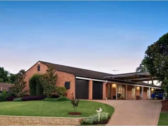 For Rent! 4 BR 70 Sirius Circuit, NARELLAN House for rent Lis.