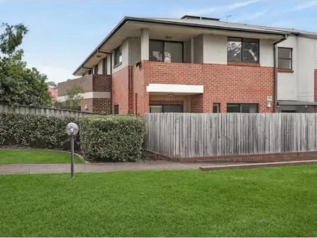 Nice 4 BR 7/1 Russell Street, Baulkham Hills Apartment for ren.