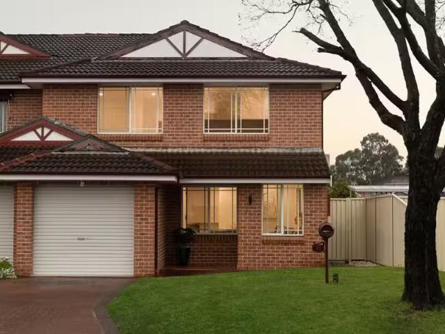 Rental! 4 BR 74 Wyattville Drive, West Hoxton House for rent.