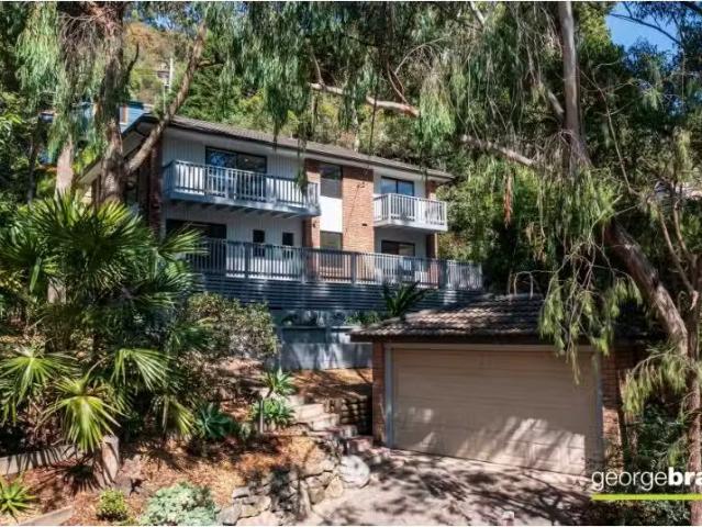New 4 BR 83 Greenhaven Drive, Umina Beach House for rent List.