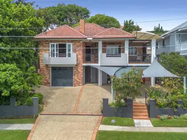 For Rent! 4 BR 83 Newman Avenue, CAMP HILL, QLD 4152 House f.