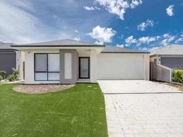 Cozy 4 BR 85 Willowdale Promenade, Piara Waters, WA 6112