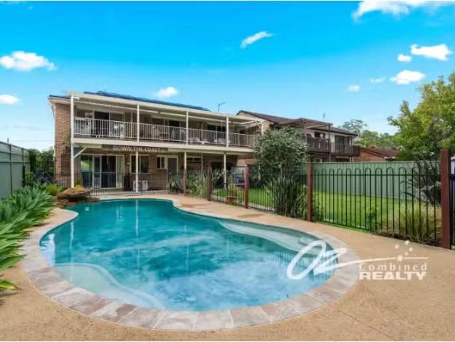 Nice 4 BR.87. Waratah Crescent, Sanctuary Point House for ren.