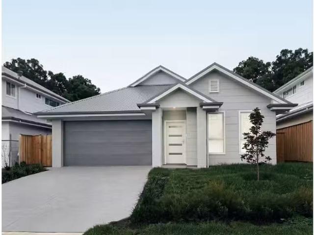 Cheap 4 BR 8 Berry Avenue, Menangle House for rent Listed by.