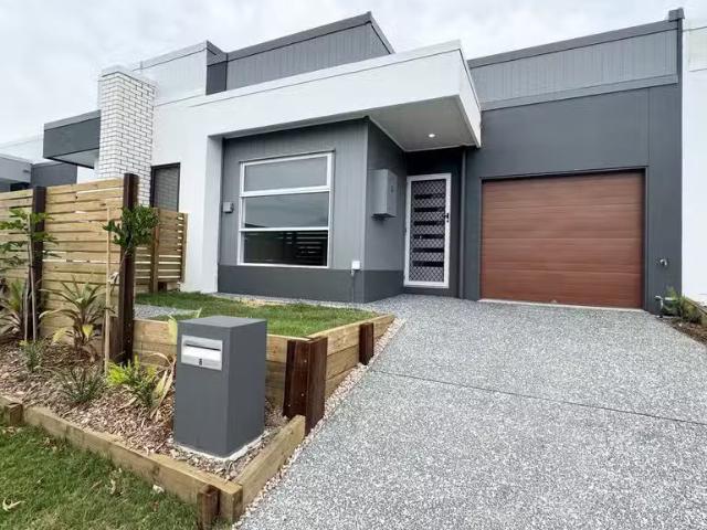 For Rent! 4 BR 8 Finch Street, RIPLEY, QLD 4306 House for Rent