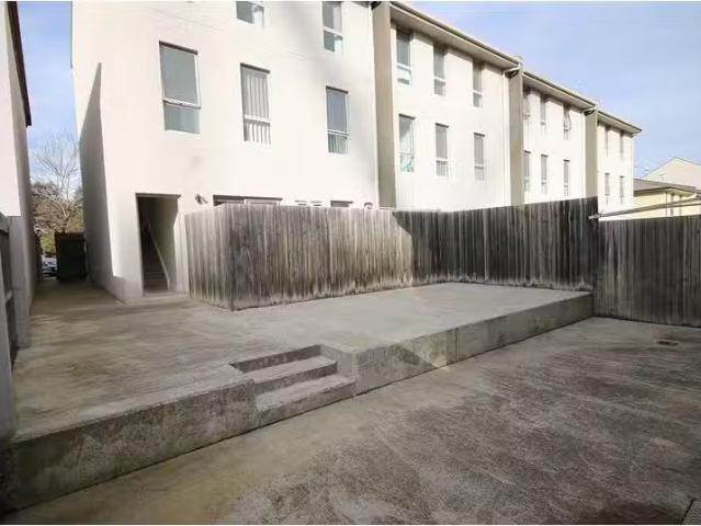 Cozy 4 BR 8A Eckley Street, GUNGAHLIN Townhouse for rent List.